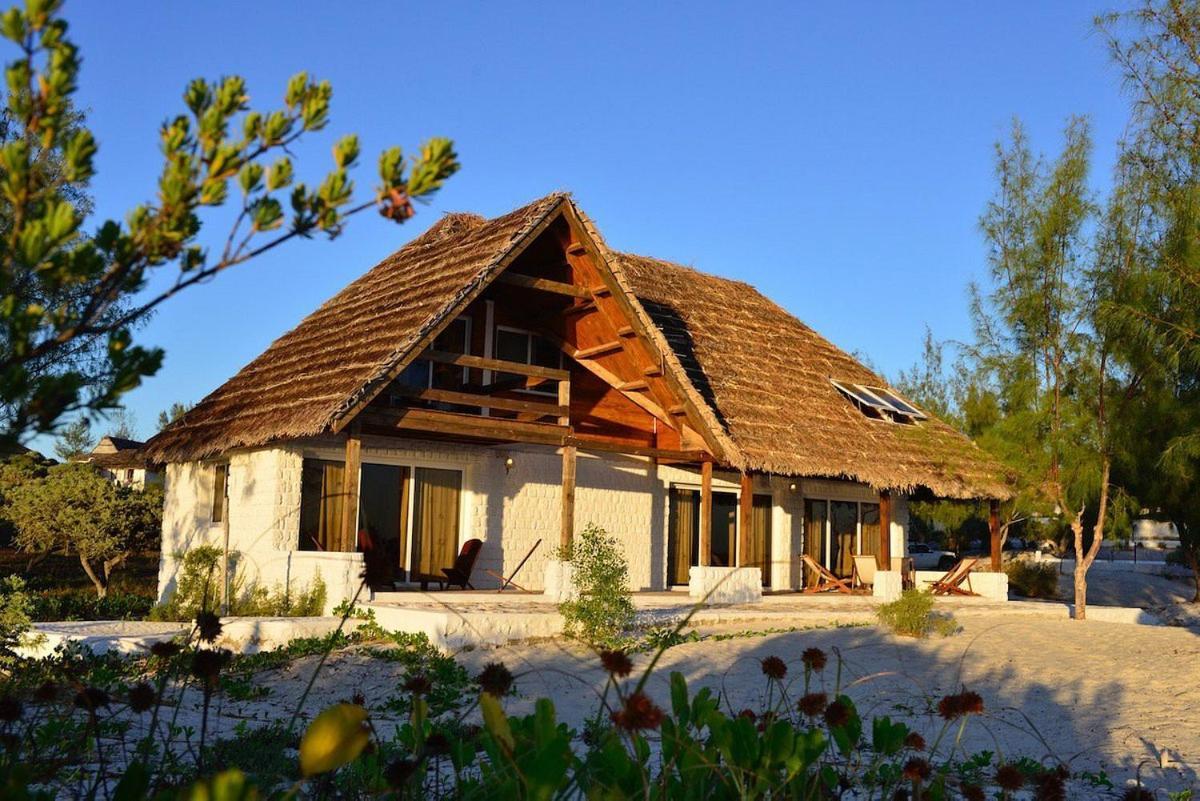 Salary Bay Hotel Tsifota ภายนอก รูปภาพ