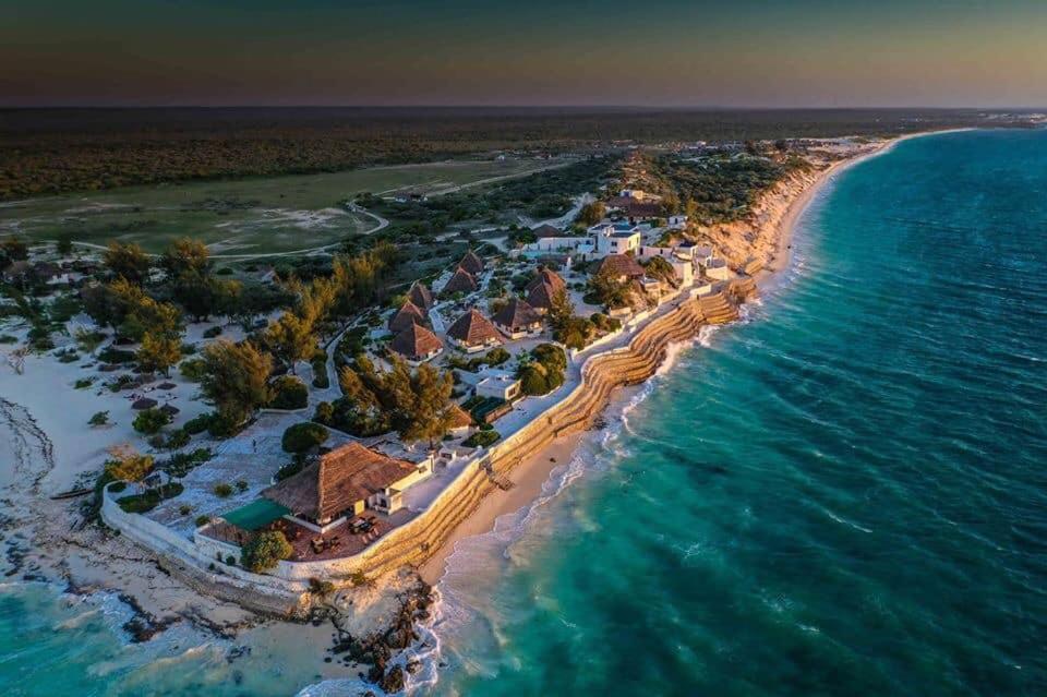 Salary Bay Hotel Tsifota ภายนอก รูปภาพ